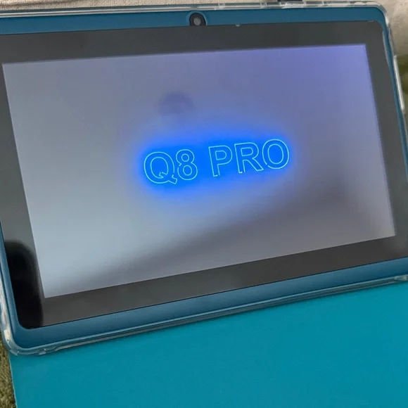 Android Tablet with Case - Picture 7 of 8